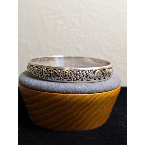 Signed Brighton Silver Tone Scroll Cut Out Bangle Bracelet - Picture 8 of 8
